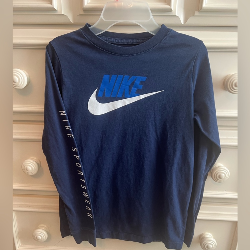 Nike Boys Large Long Sleeve Shirt